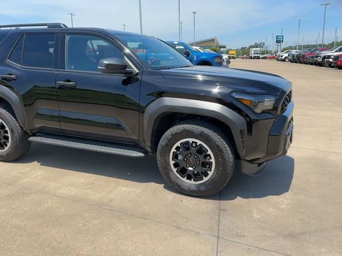 Used 2025 Toyota 4Runner TRD Off-Road AWD/4WD image 2