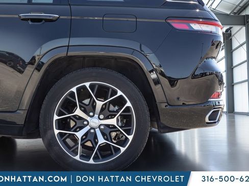 Used 2022 Jeep Grand Cherokee Summit AWD/4WD image 37