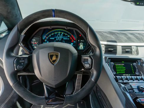 Used 2019 Lamborghini Aventador SVJ AWD/4WD image 15
