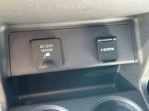 Certified 2024 Toyota Sienna XLE w/ XLE Plus Package image 25