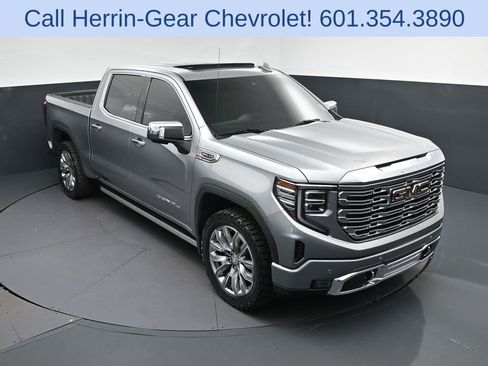 Used 2023 GMC Sierra 1500 Denali w/ Denali Reserve Package AWD/4WD image 1