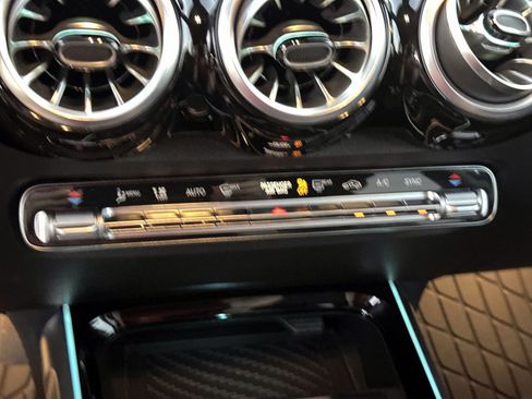 Certified 2025 Mercedes-Benz GLB 250 image 23