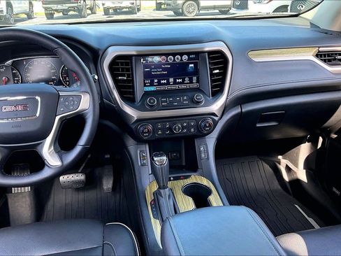 Used 2019 GMC Acadia Denali w/ Technology Package FWD image 8