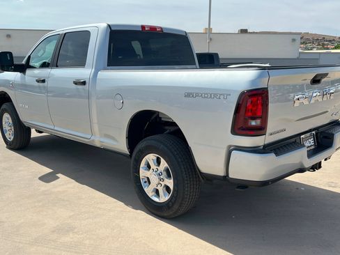 New 2026 RAM 2500 Big Horn AWD/4WD image 3