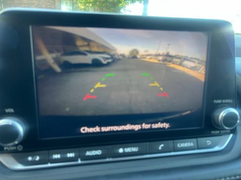 Used 2023 Nissan Rogue S AWD/4WD image 44