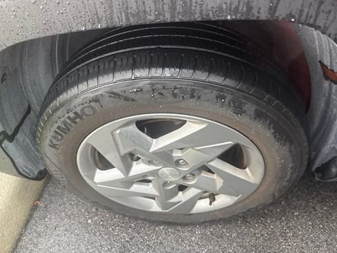 Used 2024 Hyundai Kona SE FWD image 10