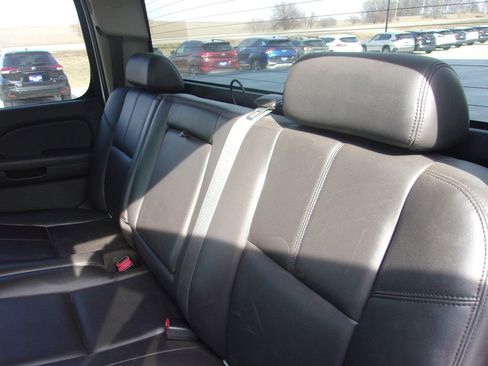 Used 2009 GMC Sierra 1500 SLT w/ Suspension Package, Off-Road image 17