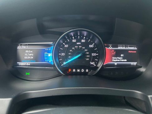 Used 2018 Ford Explorer XLT w/ Equipment Group 202A AWD/4WD image 16