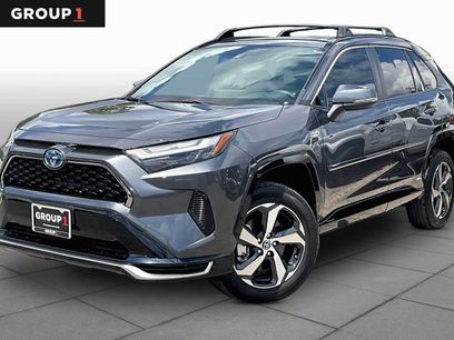 Used 2024 Toyota RAV4 SE w/ Weather & Moonroof Package