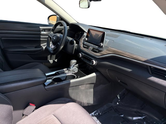Used 2024 Nissan Altima 2.5 SV FWD image 20
