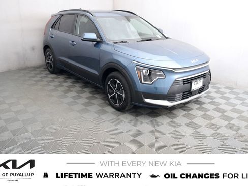 New 2026 Kia Niro EX FWD image 3