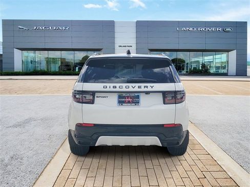 Certified 2025 Land Rover Discovery Sport Dynamic SE image 6