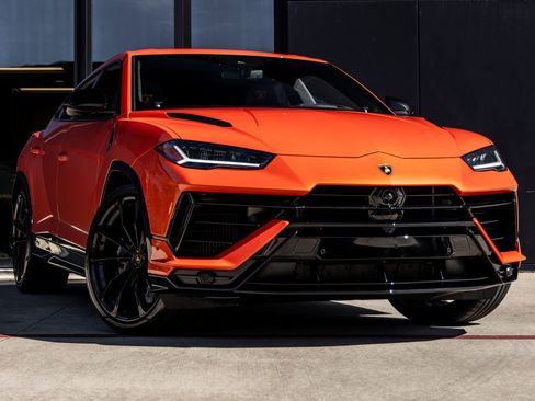 Used 2024 Lamborghini Urus S image 2