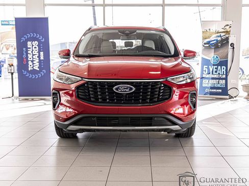 Used 2024 Ford Escape Platinum image 3