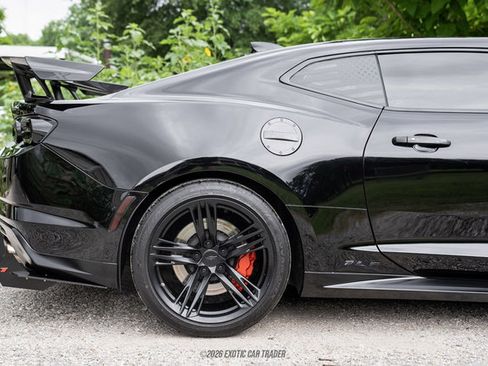 Used 2019 Chevrolet Camaro ZL1 RWD image 10