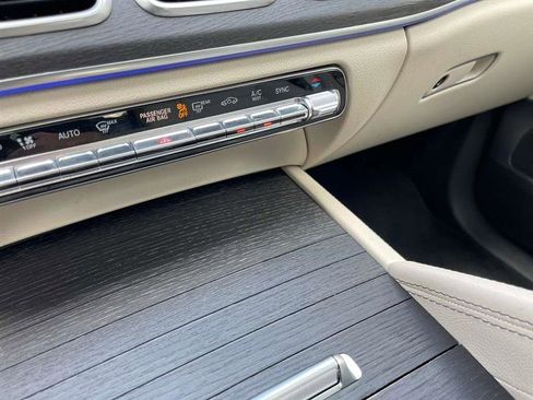 Used 2020 Mercedes-Benz GLE 350 4MATIC w/ Premium Package image 38