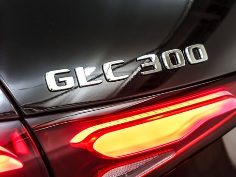 New 2026 Mercedes-Benz GLC 300 image 12