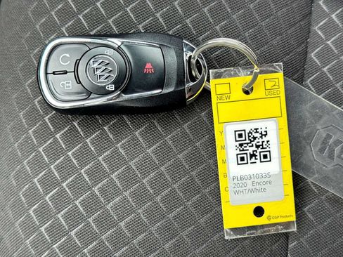 Used 2020 Buick Encore Preferred w/ Safety Package FWD image 34