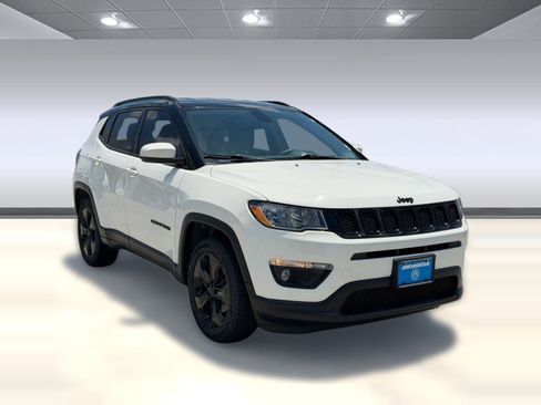 Used 2018 Jeep Compass Latitude FWD image 7