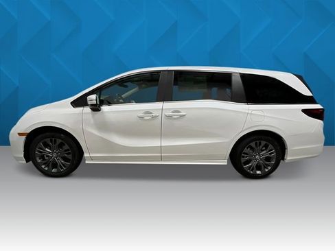 New 2026 Honda Odyssey Touring image 2