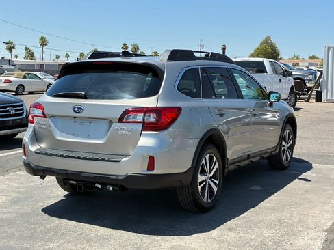 Used 2016 Subaru Outback 2.5i Limited AWD/4WD image 8