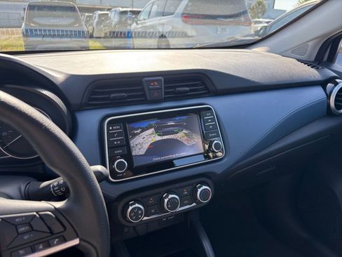 Used 2025 Nissan Versa SV FWD image 24