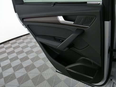 Certified 2025 Audi Q5 2.0T Premium Plus image 30