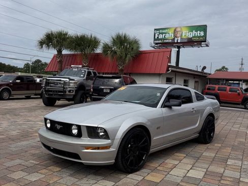 Used 2006 Ford Mustang GT RWD image 12