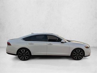Used 2023 Honda Accord Touring video 4
