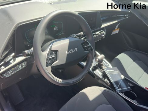 New 2026 Kia Niro LX FWD image 12