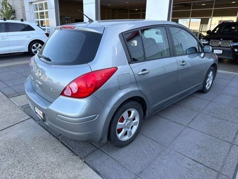 Used 2007 Nissan Versa Hatchback w/ Convenience Pkg FWD image 3