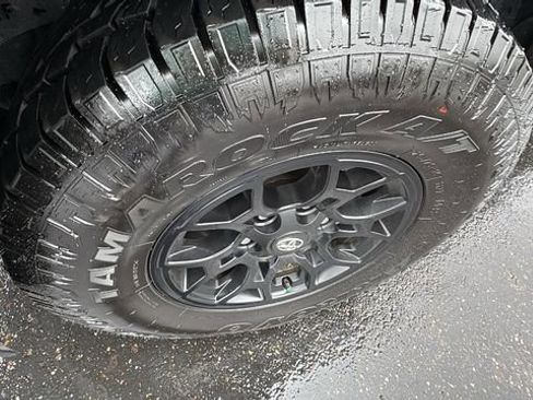 Used 2022 Toyota Tacoma SR5 image 9