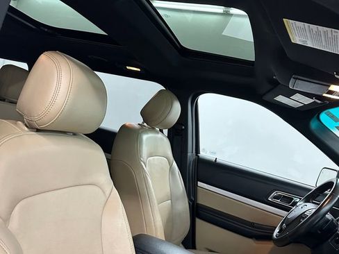 Used 2016 Ford Explorer XLT w/ Equipment Group 202A image 44