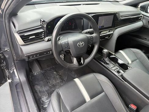 Used 2025 Toyota Camry SE image 13