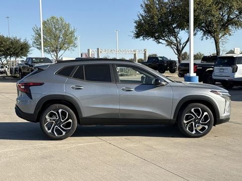 New 2026 Chevrolet Trax RS image 3