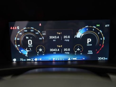 Used 2025 Chevrolet Colorado W/T AWD/4WD image 18