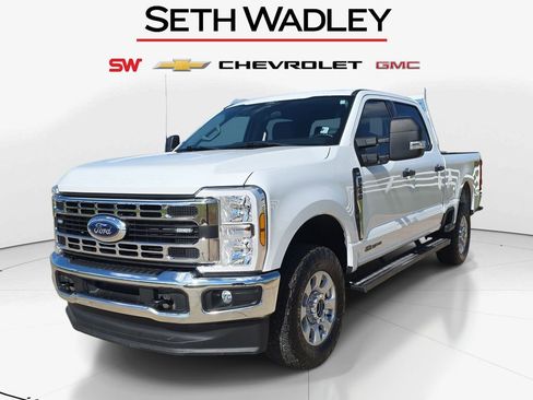 Used 2024 Ford F250 XLT w/ FX4 Off-Road Package AWD/4WD image 3