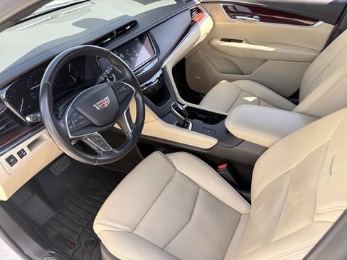 Used 2019 Cadillac XT5 Luxury FWD image 18