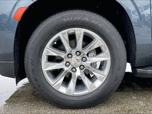Used 2021 Chevrolet Suburban Premier w/ Premium Package RWD image 38