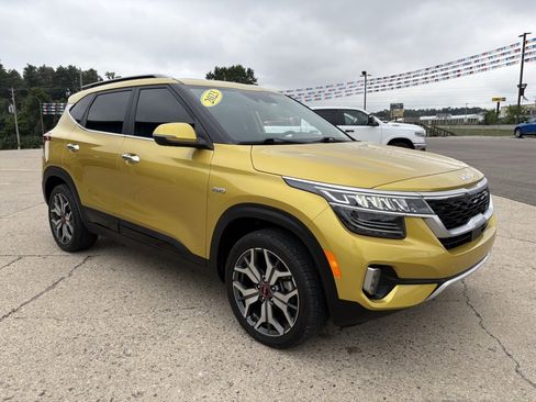 Used 2023 Kia Seltos SX w/ SX Sunroof Package image 7