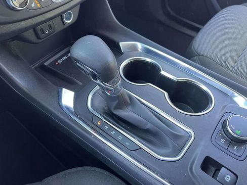 Used 2023 Chevrolet Traverse LT image 25