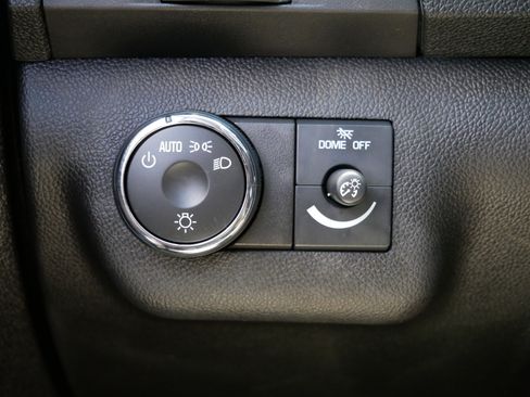Used 2009 Chevrolet Traverse LT FWD image 25