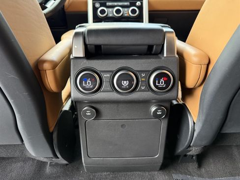 Used 2017 Land Rover Discovery HSE Luxury AWD/4WD image 17