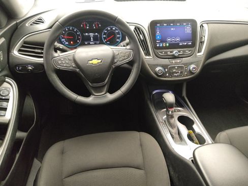 Used 2021 Chevrolet Malibu RS FWD image 22