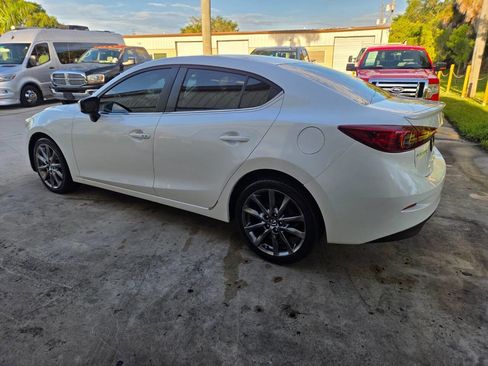 Used 2018 MAZDA MAZDA3 Touring image 5
