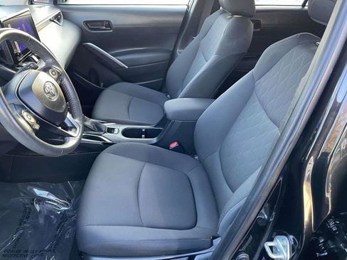 Used 2024 Toyota Corolla Cross LE FWD image 28