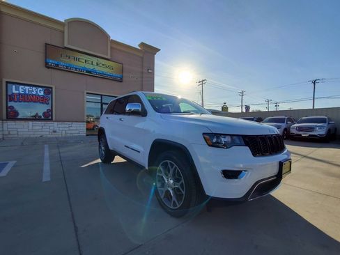 Used 2020 Jeep Grand Cherokee Limited image 2