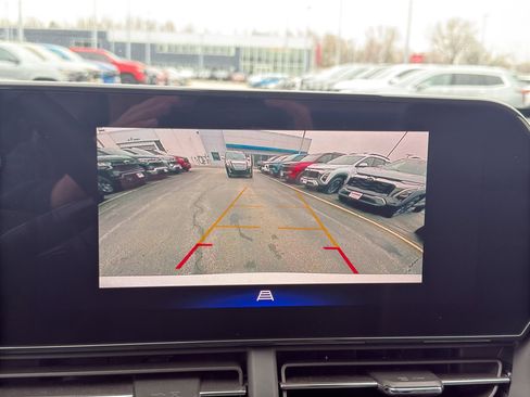 Used 2024 Chevrolet Trax LT w/ Driver Confidence Package FWD image 19