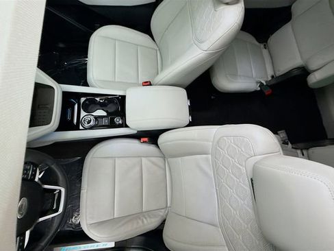 Used 2025 Ford Explorer Platinum w/ Ultimate Package image 23