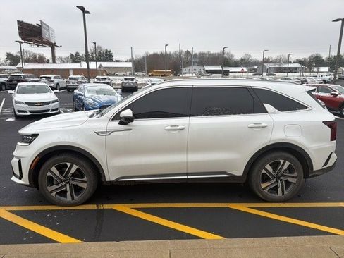 Used 2022 Kia Sorento SX Prestige w/ Panoramic Sunroof Package image 3